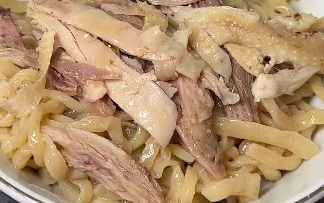 Suasana & bakmi Bakmi Tiga Mangkok, Permata Hijau